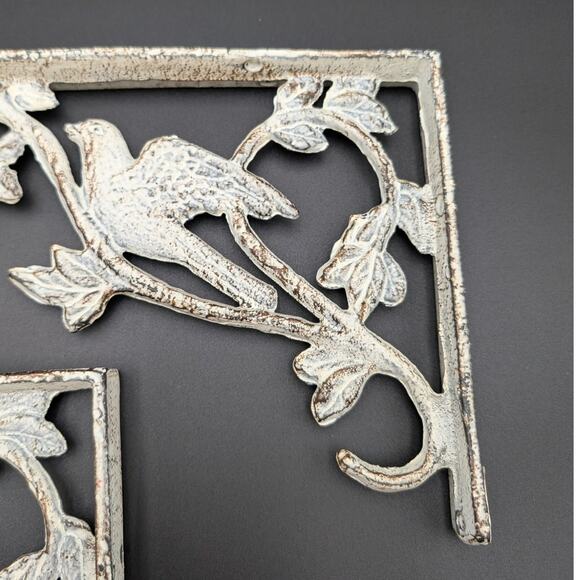 Metal Shelf Brackets Corbels Birds Off White Architectural Cottage Rustic READ - Picture 10 of 12